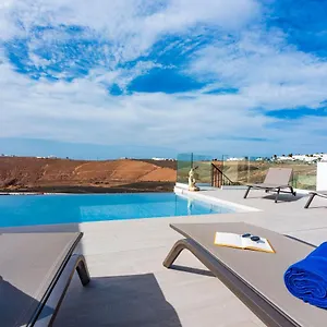 https://villa-papaya-1.in-canary-islands.com